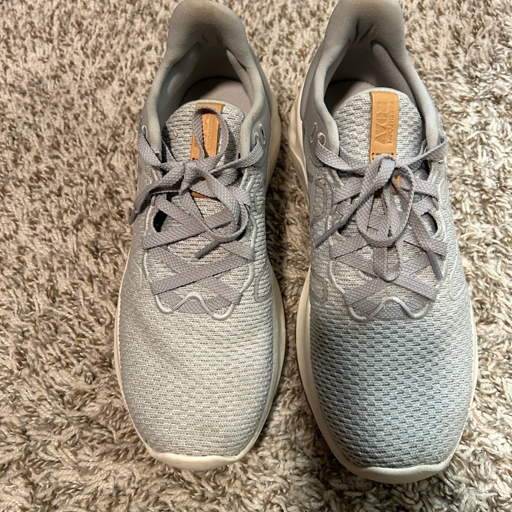 New Balance Light Gray Sneakers - Picture 3 of 5